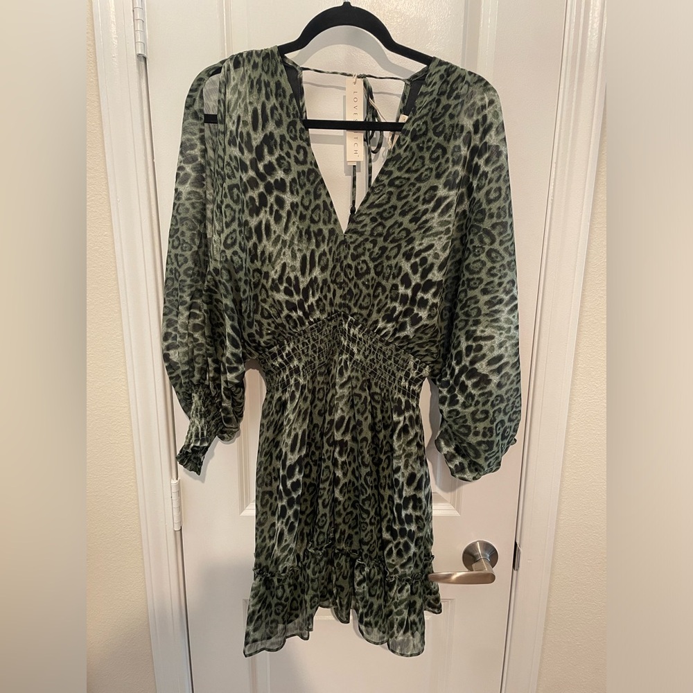 Super cute cheetah print dress.